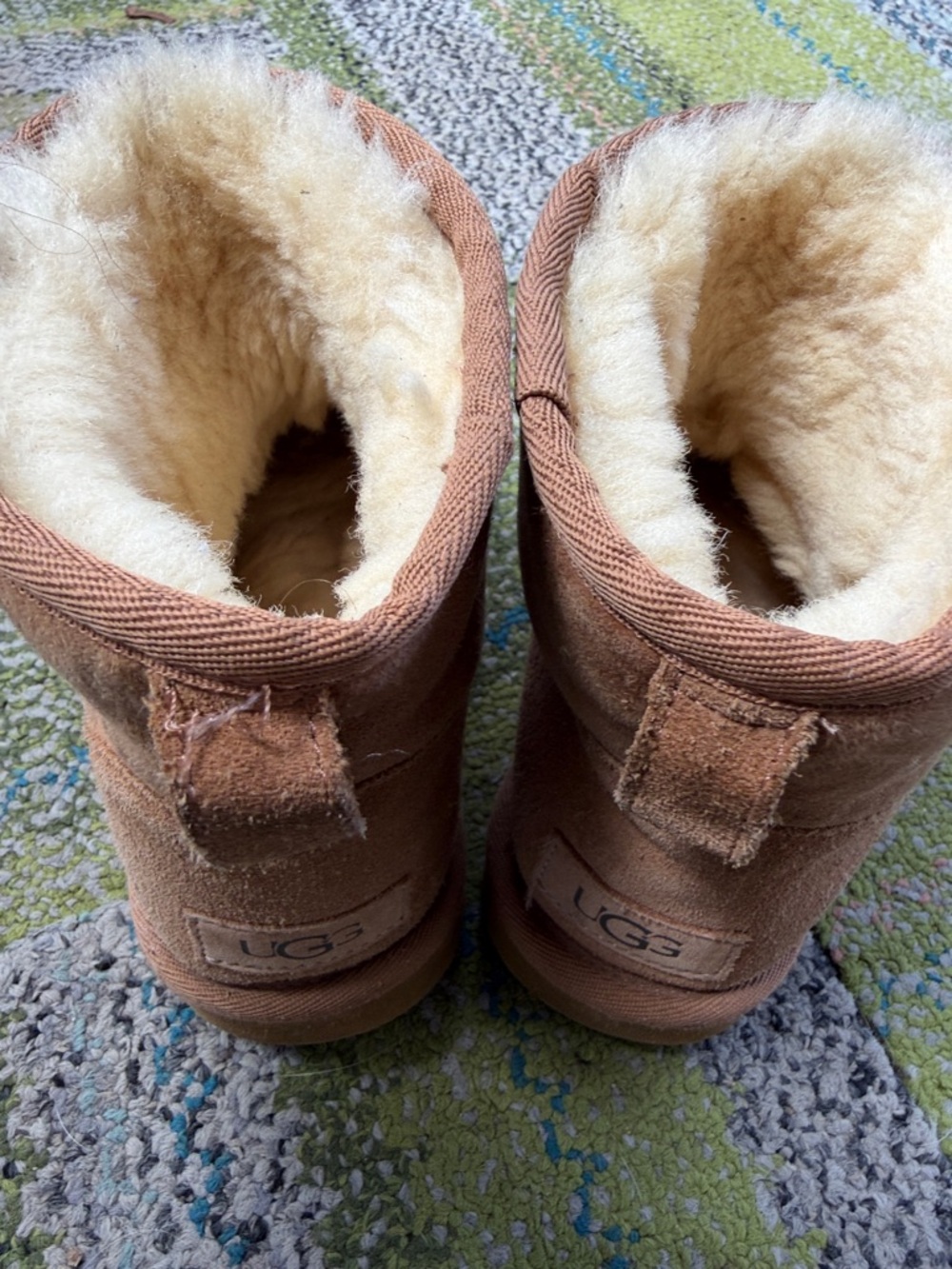 UGG Chestnut sz 7 low Boot - Picture 4 of 7
